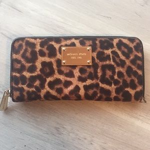 Michael Kors cheetah print wallet